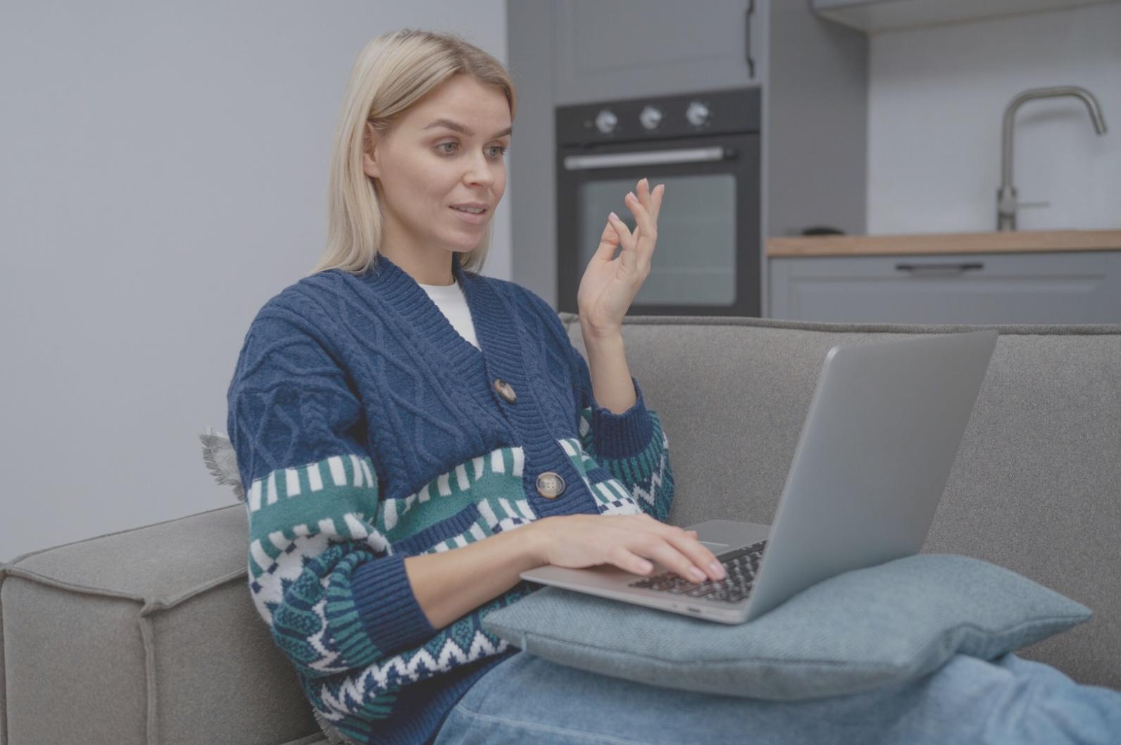 Équipe lifenovosa travaillant sur une stratégie financière